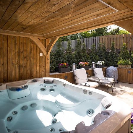 Cotswold Cottage With Hot Tub 블레딩턴 외부 사진