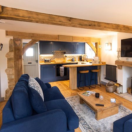 Cotswold Cottage With Hot Tub 블레딩턴 외부 사진